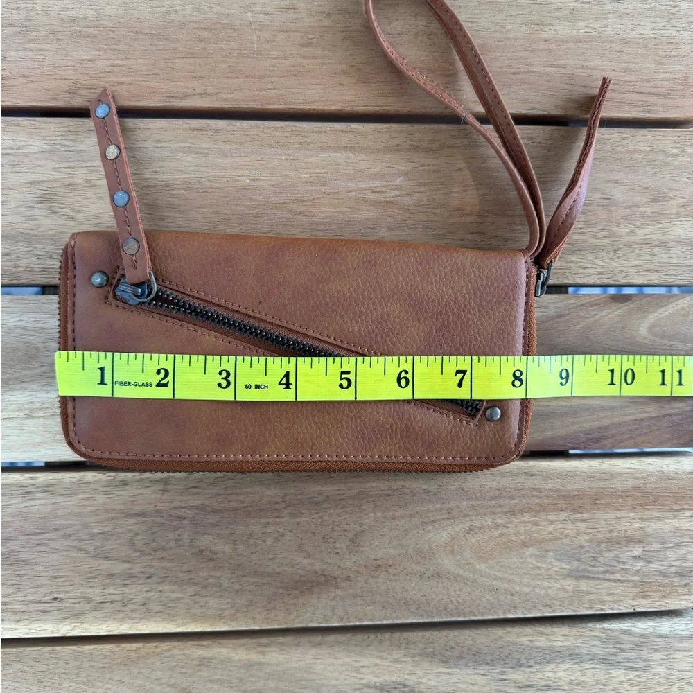 Free People Vegan Leather Distressed Wristlet Wallet – Cognac Brown Zip Around